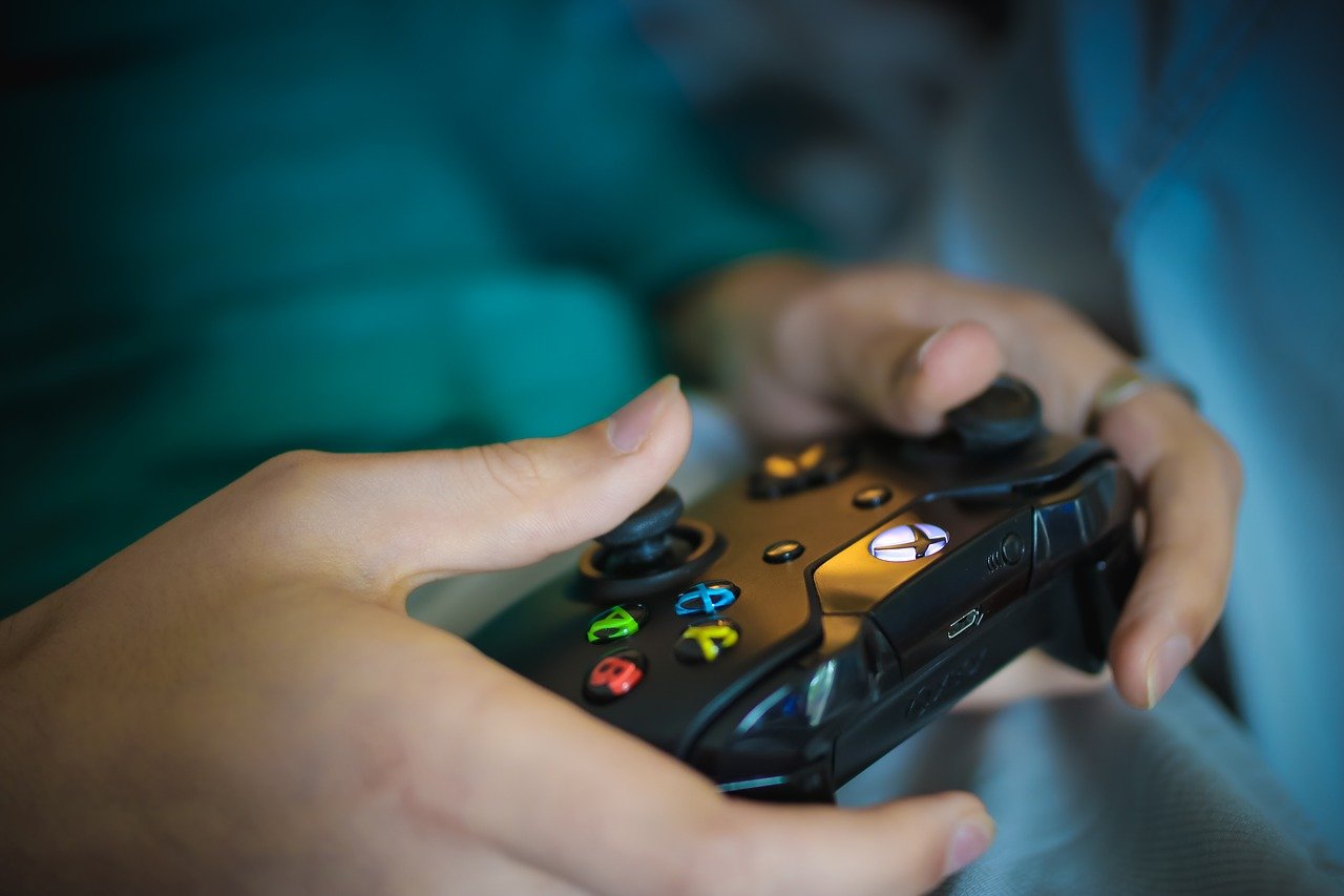 the-pros-and-cons-of-online-video-game-rental-companies